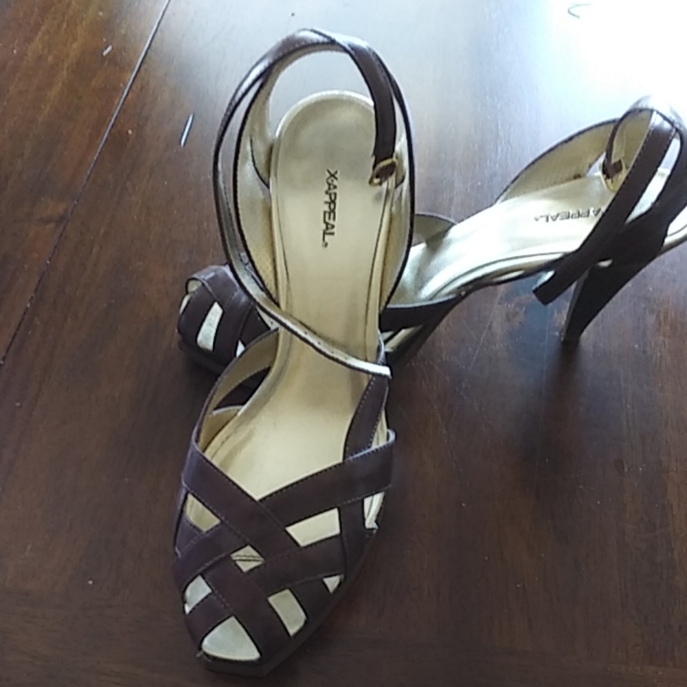 Sandals - Picture 2 of 3